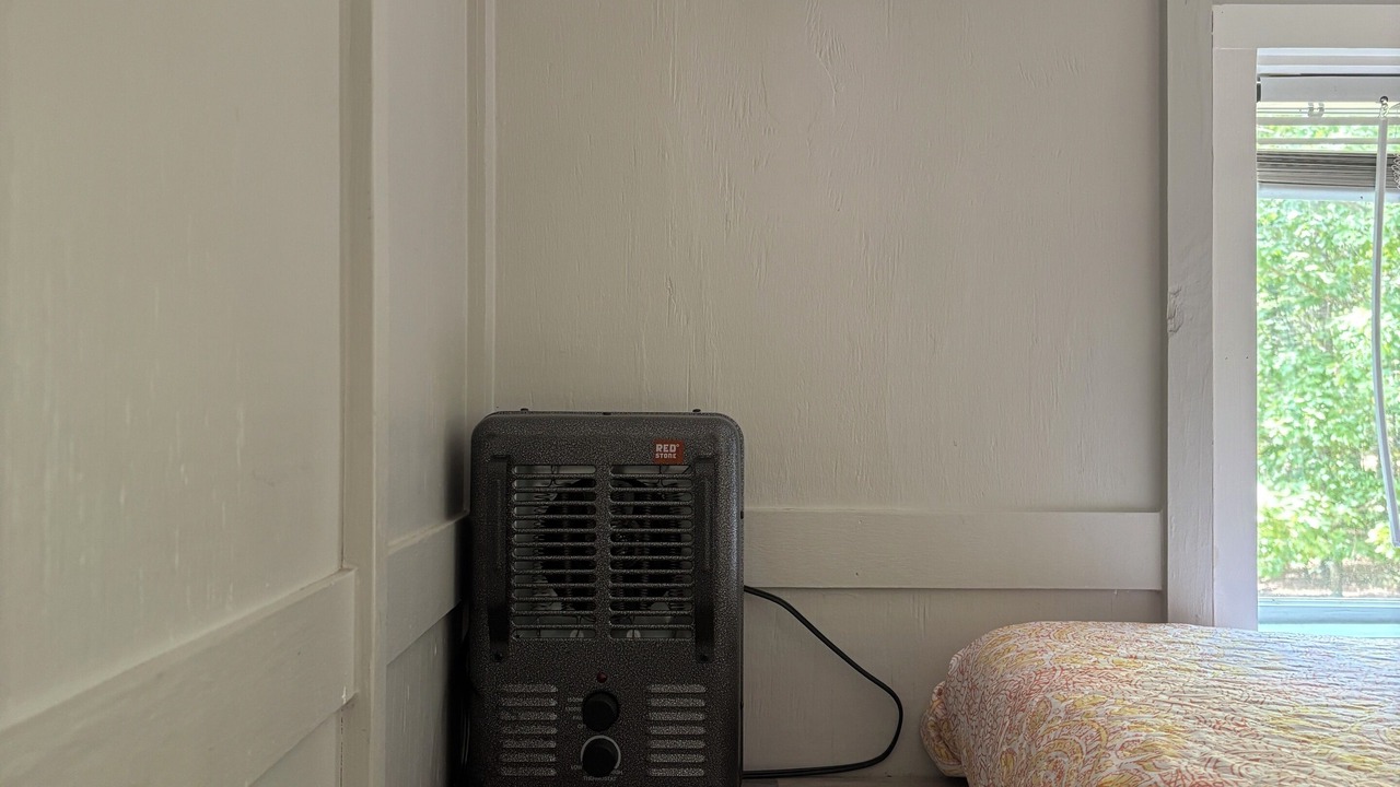 Photo of Bedroom in Piney Mountain