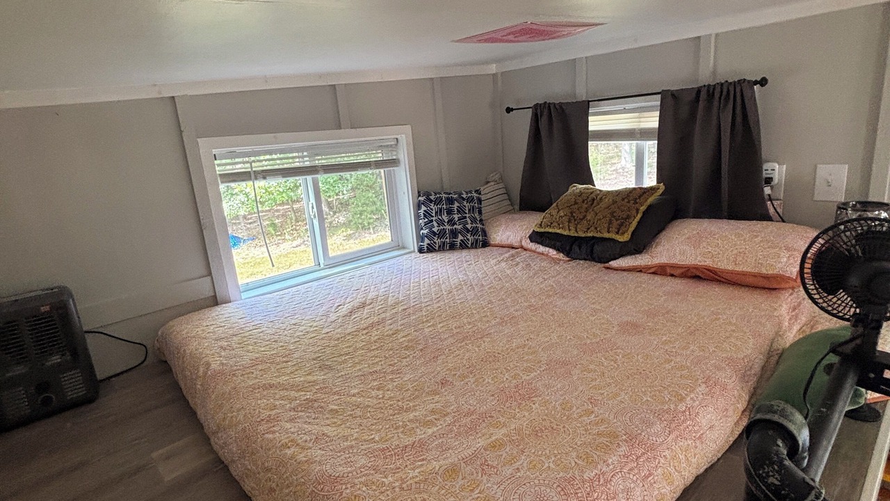 Photo of Bedroom in Piney Mountain