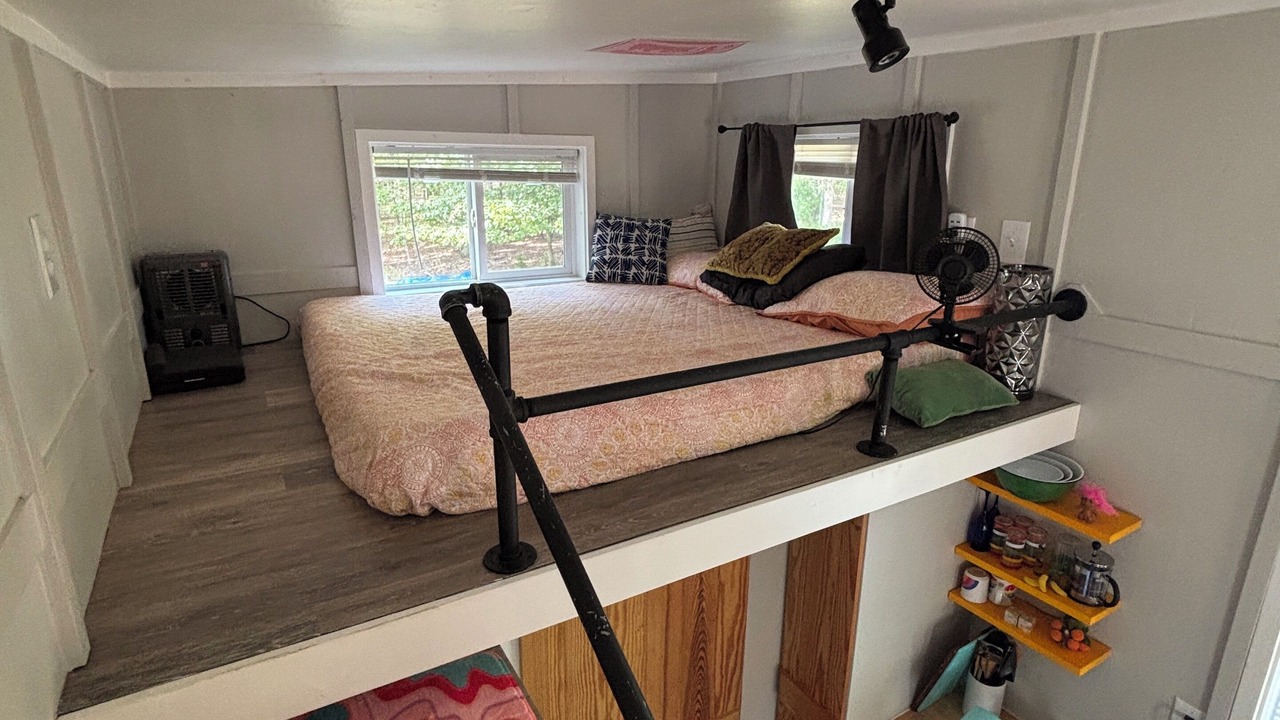 Photo of Bedroom in Piney Mountain