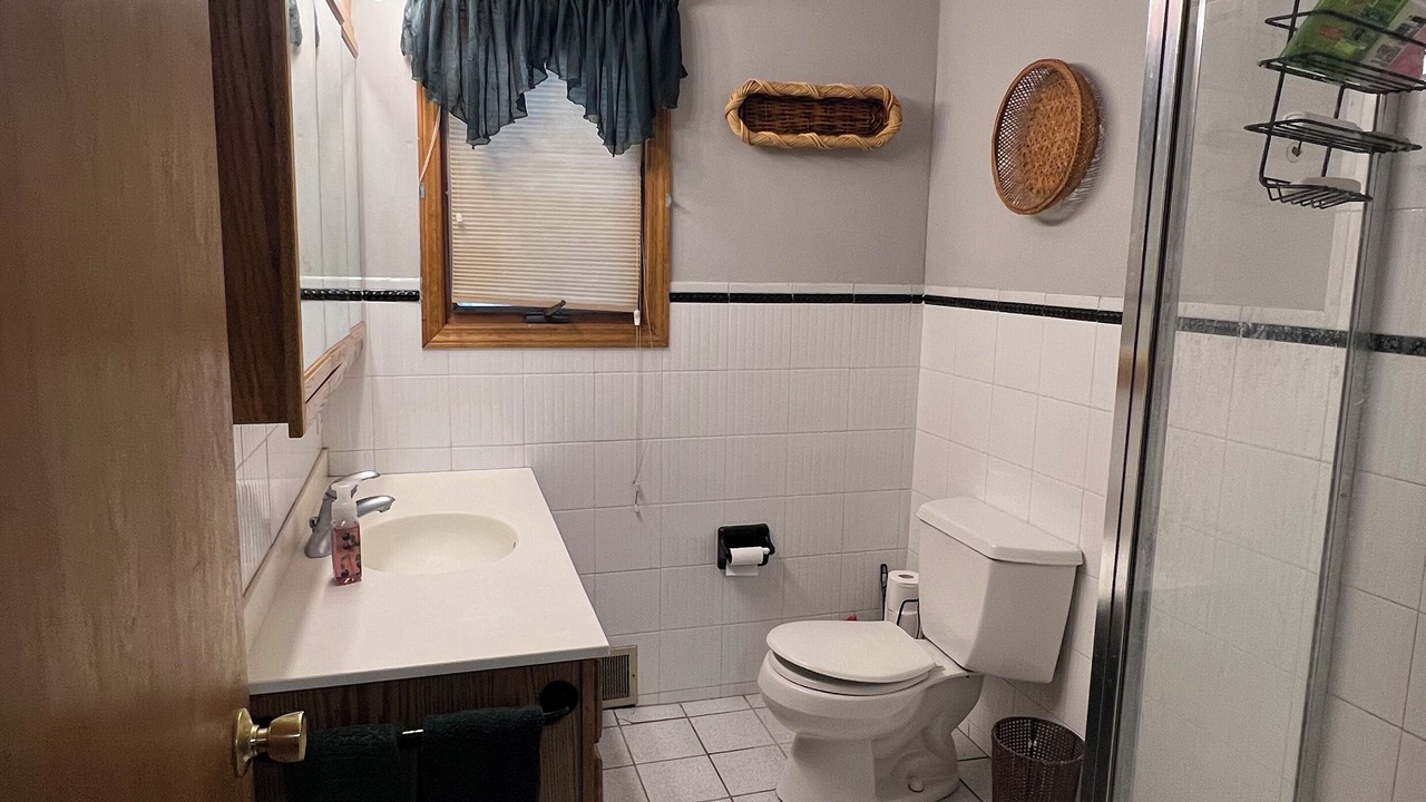 Photo of Bathroom in Town of Webb
