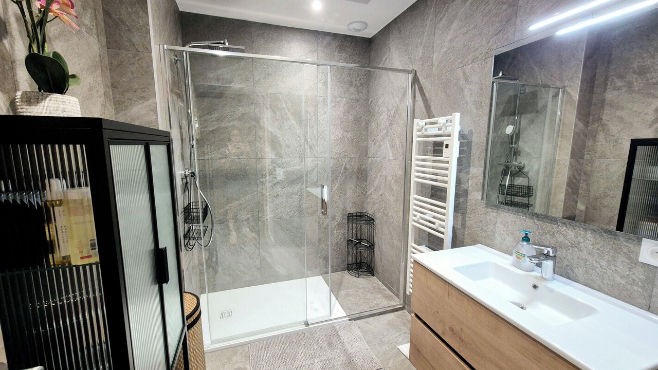 Photo of Bathroom in Les Deserts