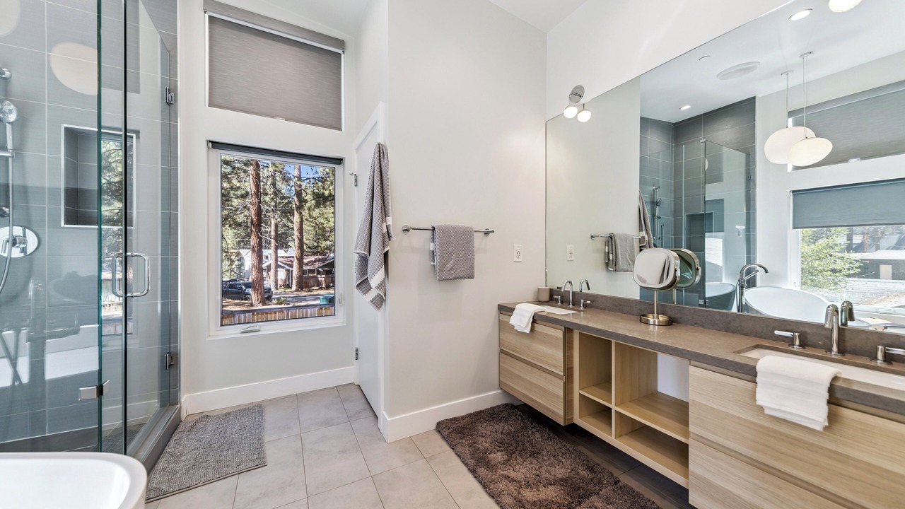 Photo of Bathroom in Sierra Tract