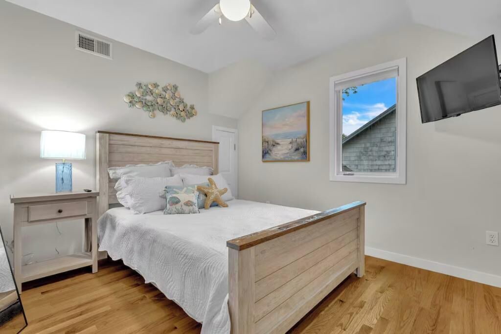 Photo of Bedroom in Westbrook