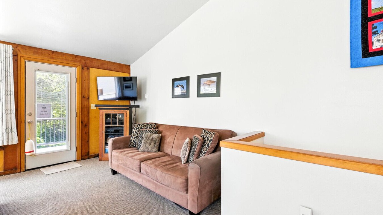 Photo of Livingroom in Rockaway Beach