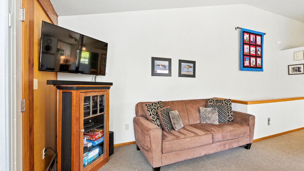 Photo of Livingroom in Rockaway Beach