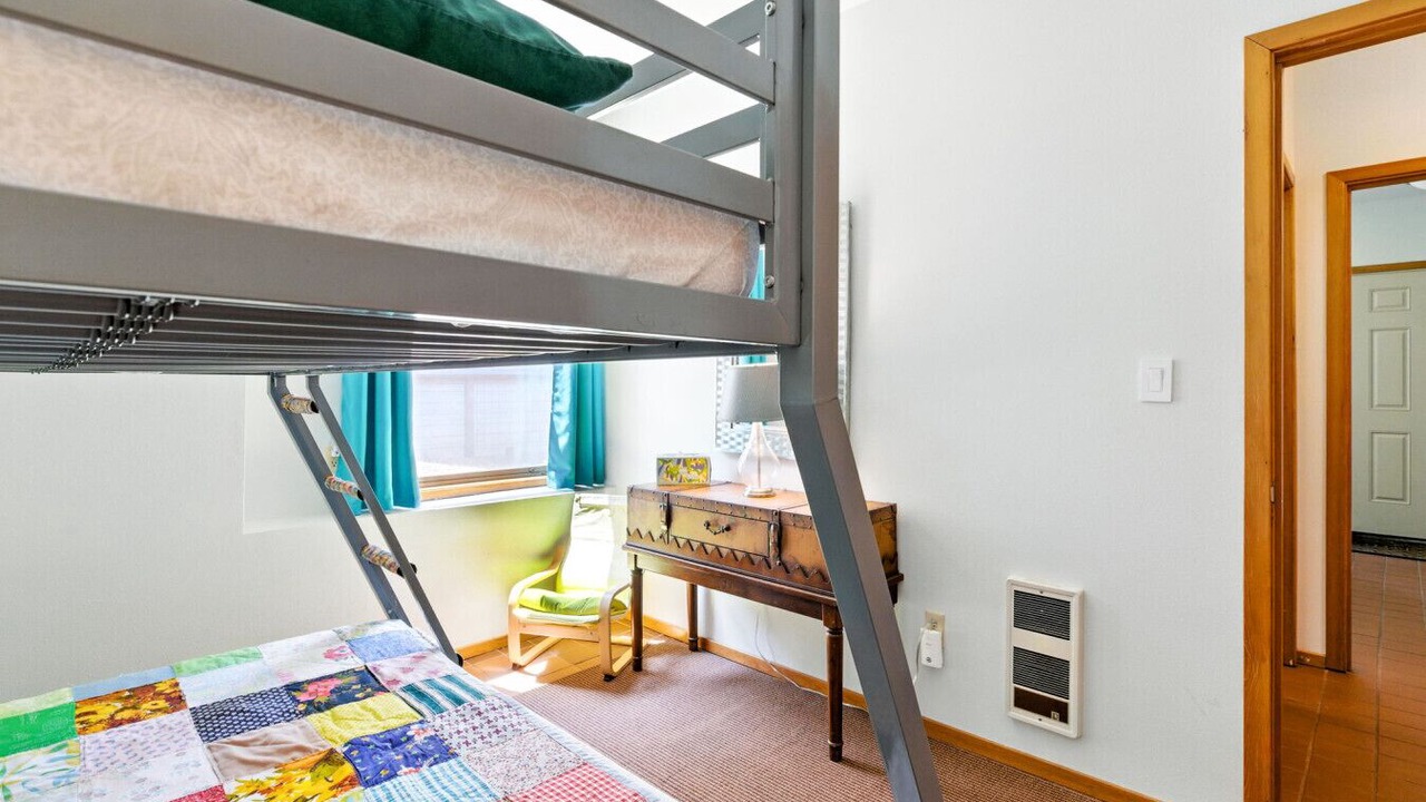Photo of Bedroom in Rockaway Beach