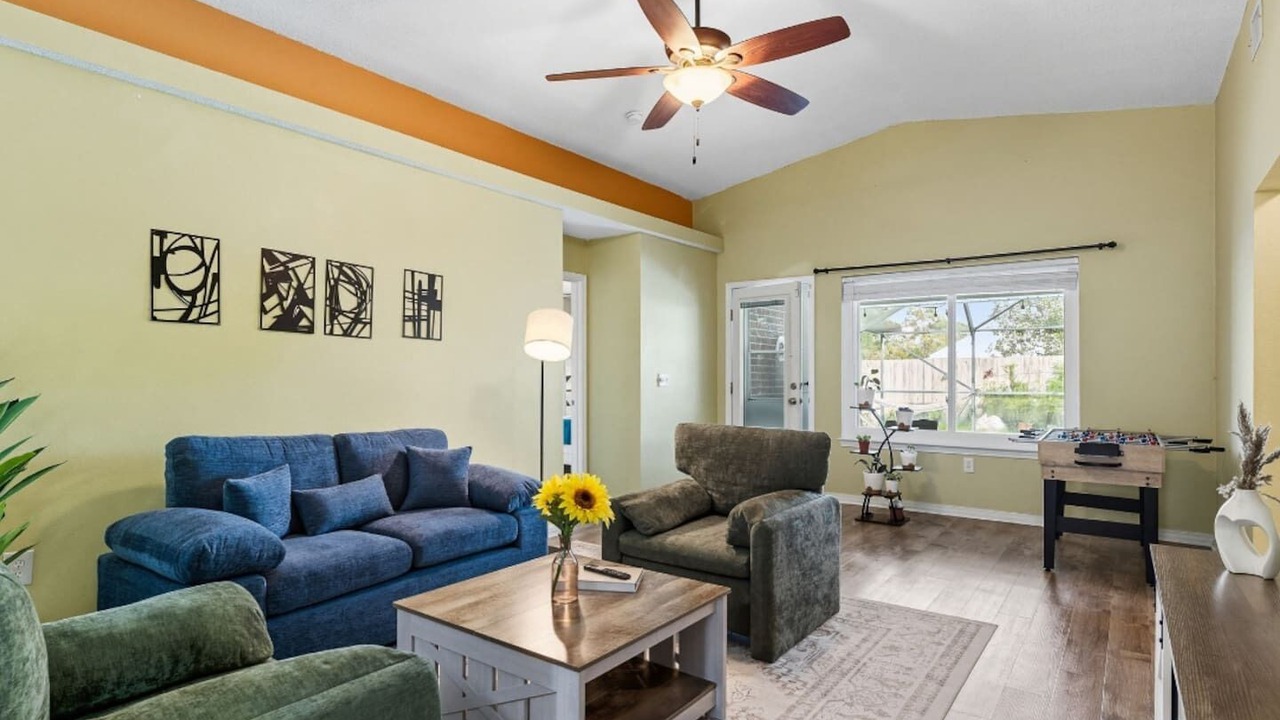 Photo of Livingroom in Milton
