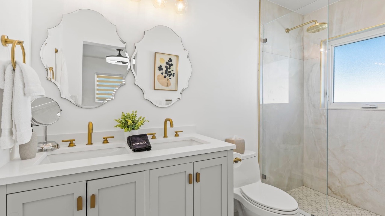 Photo of Bathroom in Venice Gardens