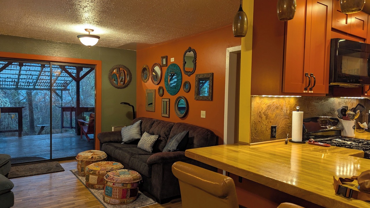 Photo of Livingroom in Roseburg