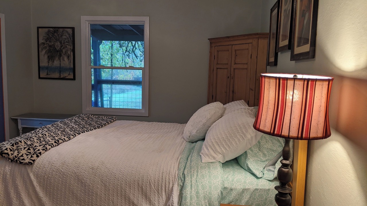 Photo of Bedroom in Roseburg