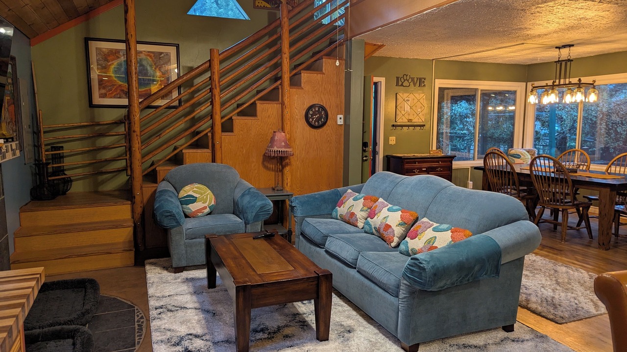 Photo of Livingroom in Roseburg