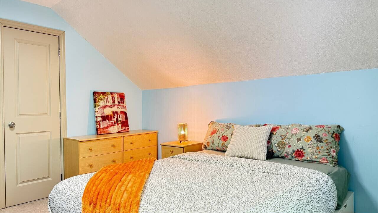 Photo of Bedroom in Colborne