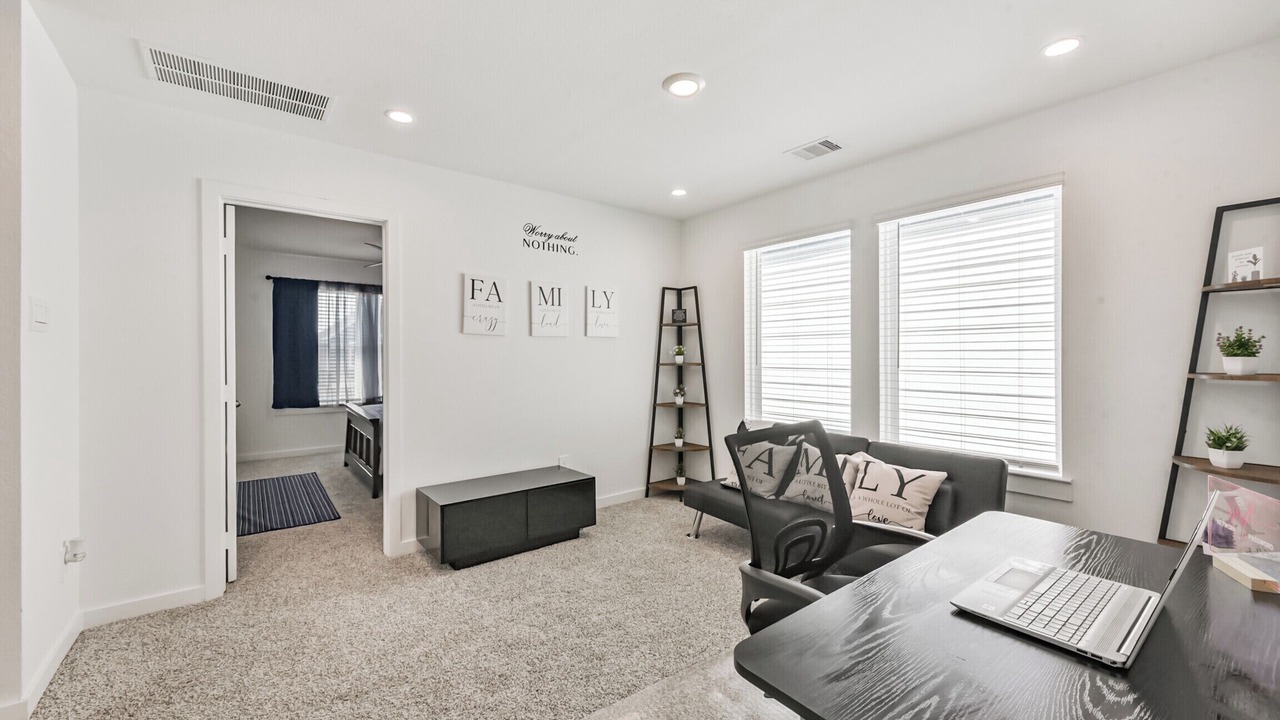 Photo of Livingroom in Southeast Houston