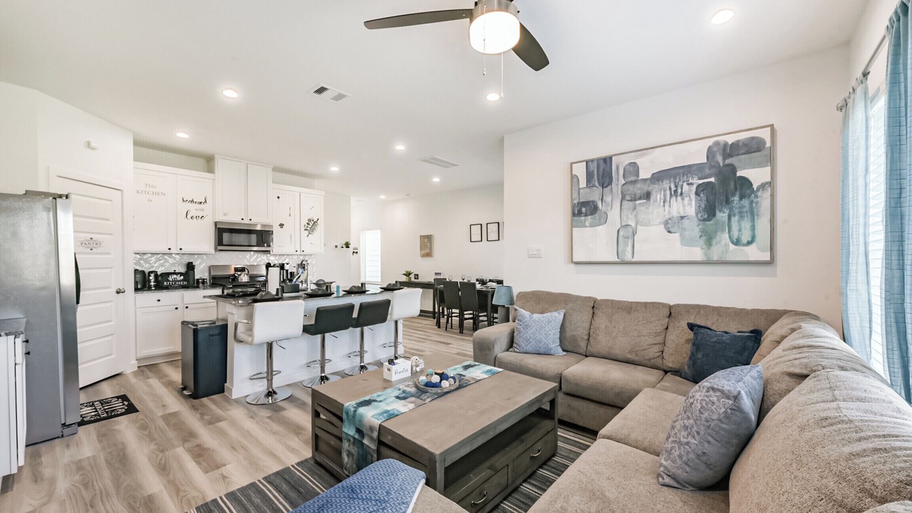 Photo of Livingroom in Southeast Houston