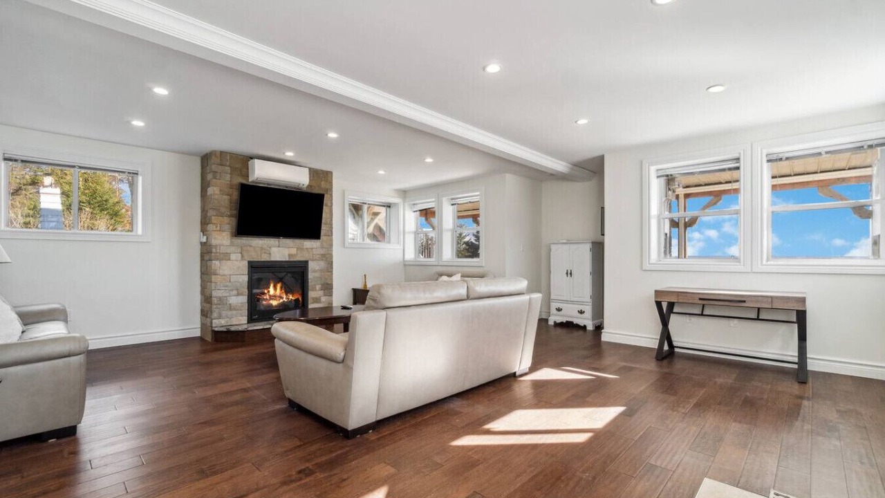 Photo of Livingroom in Fox Point