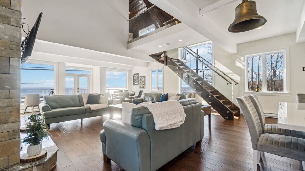 Photo of Livingroom in Fox Point