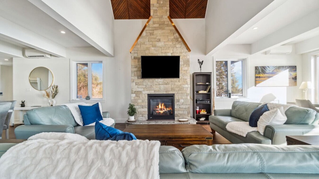 Photo of Livingroom in Fox Point