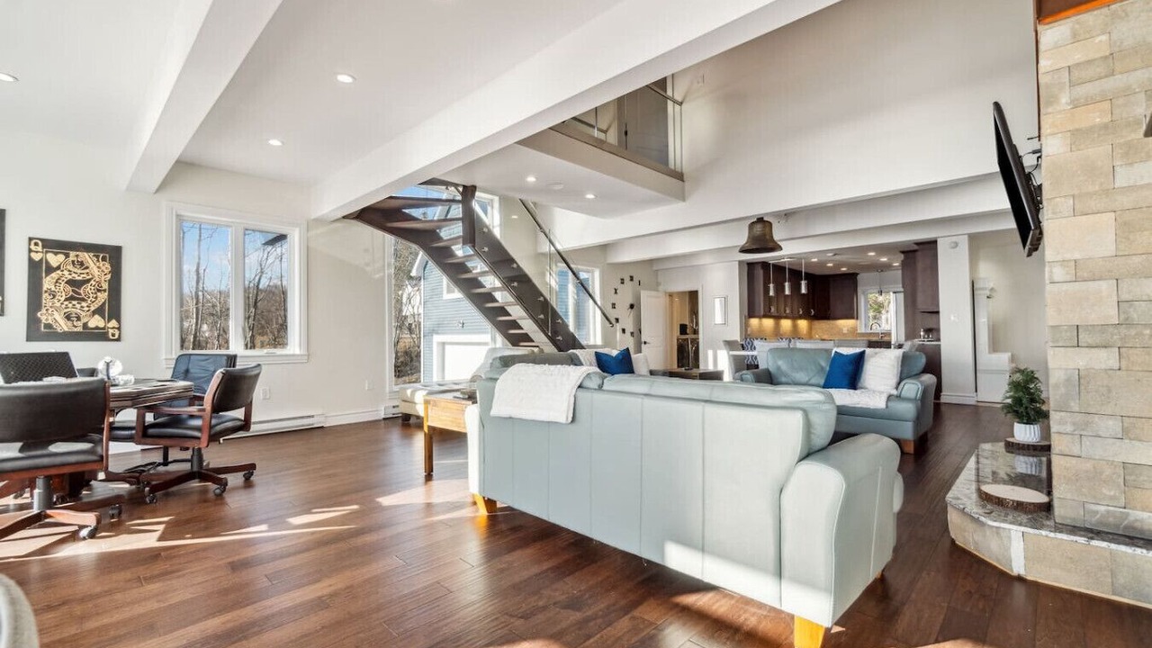 Photo of Livingroom in Fox Point