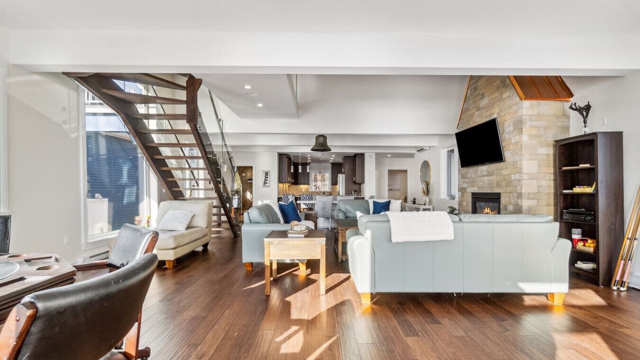 Photo of Livingroom in Fox Point