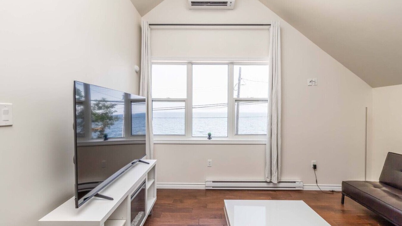 Photo of Livingroom in Fox Point