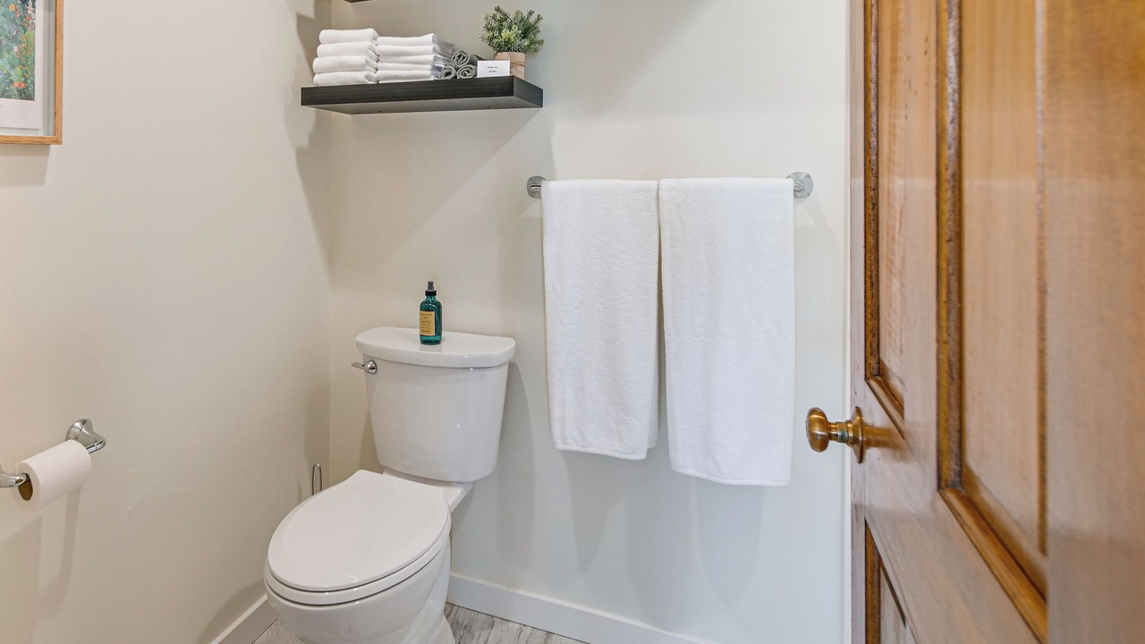 Photo of Bathroom in Lakeview