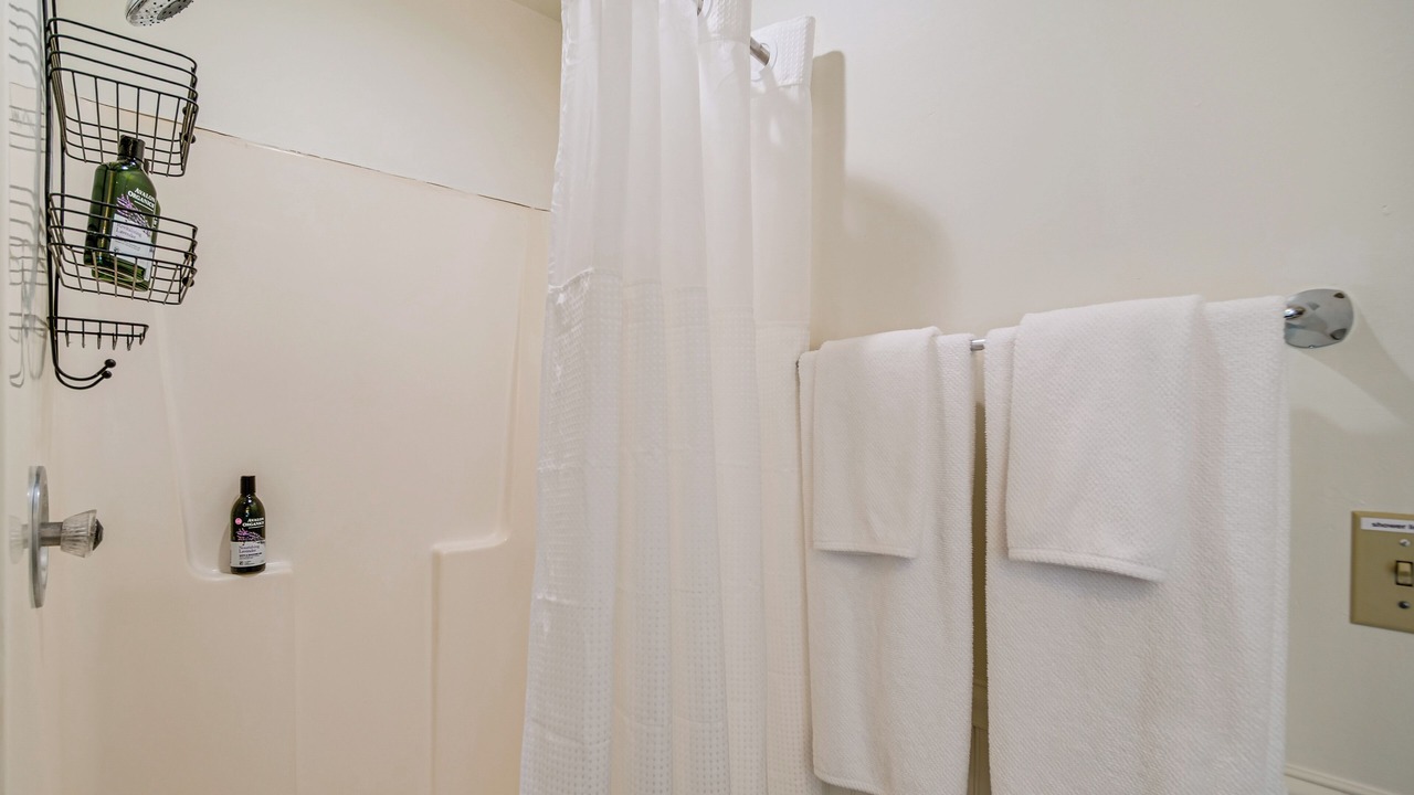 Photo of Bathroom in Lakeview