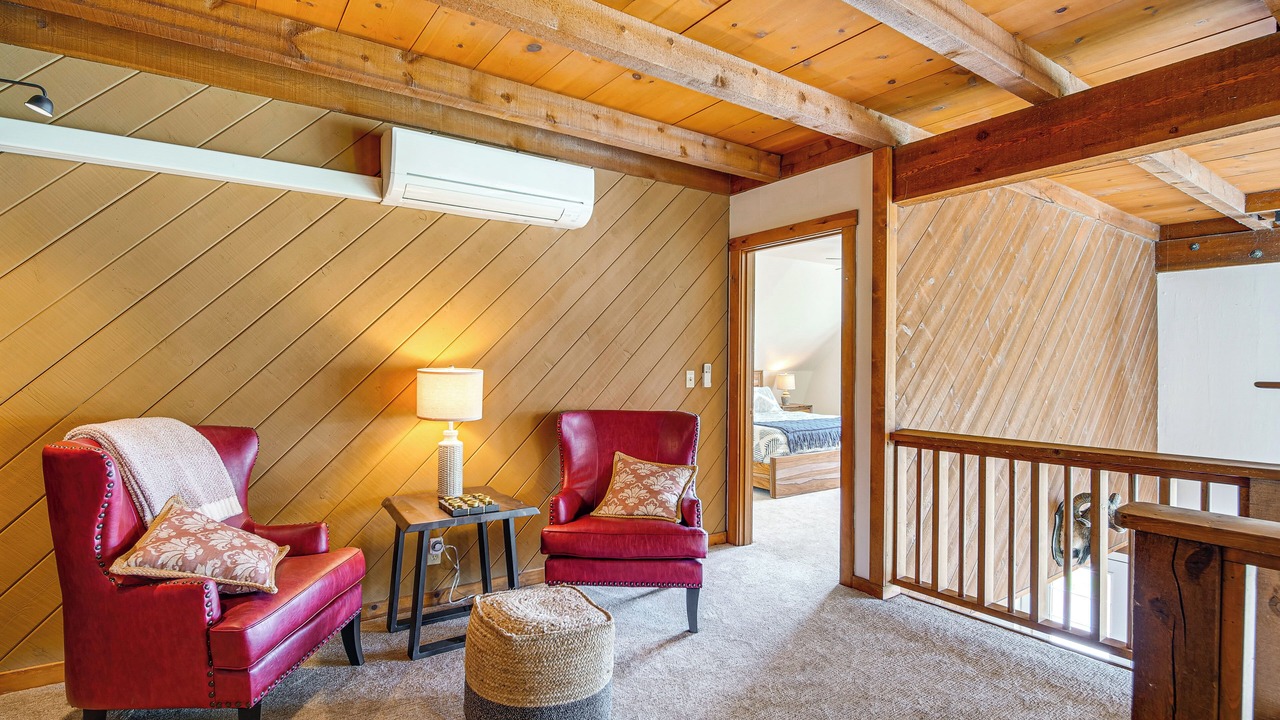 Photo of Livingroom in Lakeview