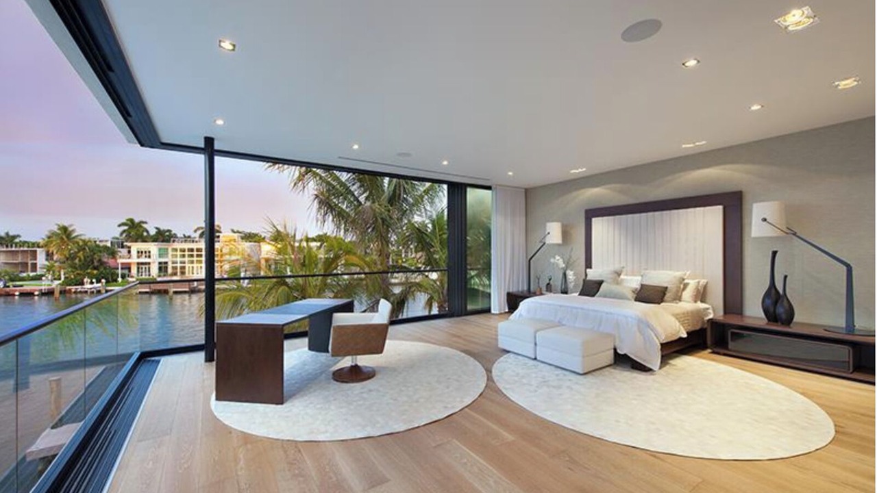 Photo of Bedroom in Mid Beach