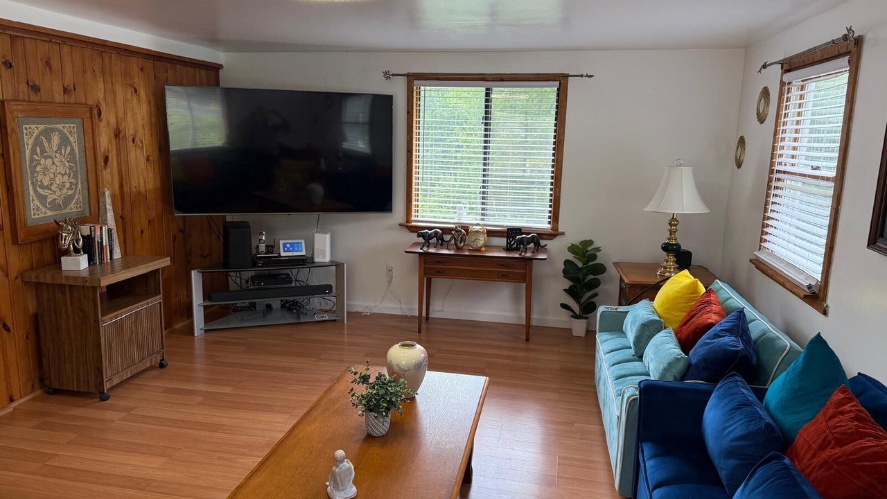 Photo of Livingroom in Susquehanna