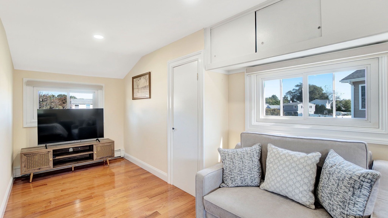 Photo of Livingroom in Alden Manor