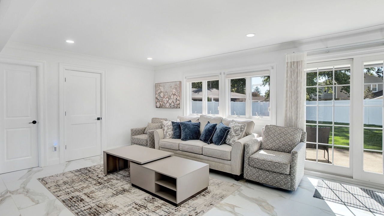 Photo of Livingroom in Alden Manor