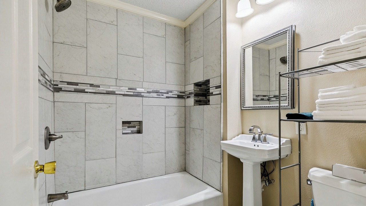 Photo of Bathroom in Gonzales