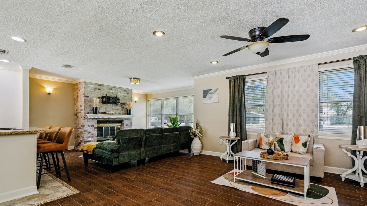 Photo of Livingroom in Gonzales