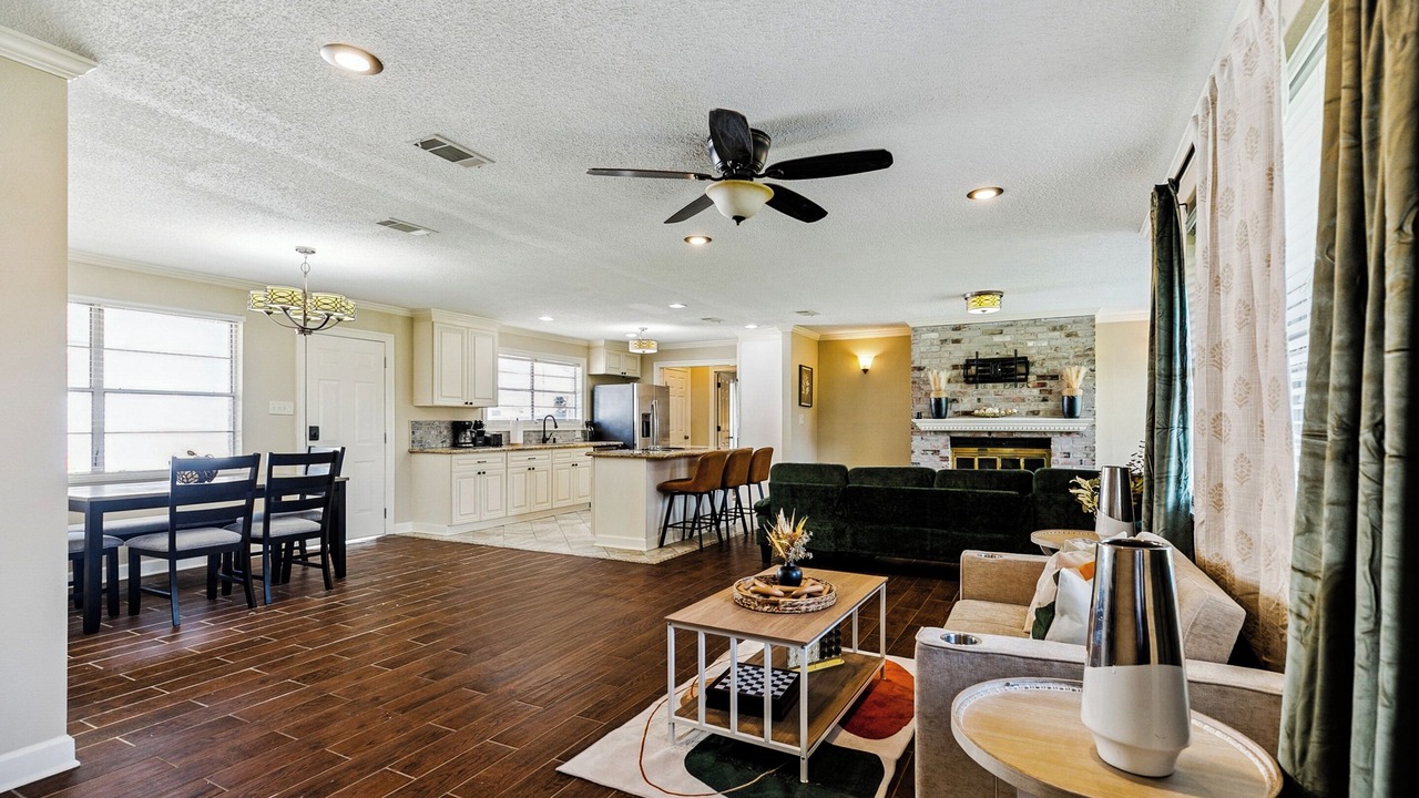Photo of Livingroom in Gonzales