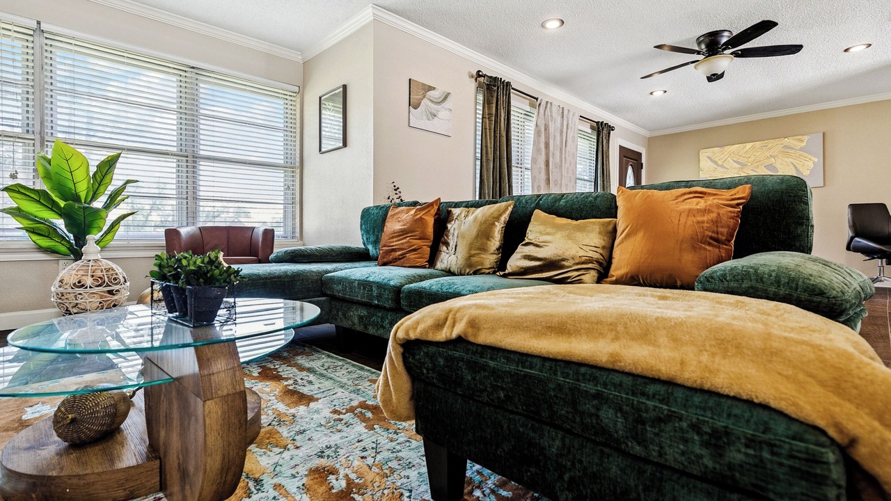 Photo of Livingroom in Gonzales