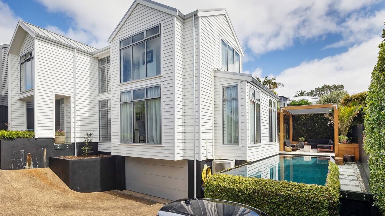 Photo of Others in Parnell