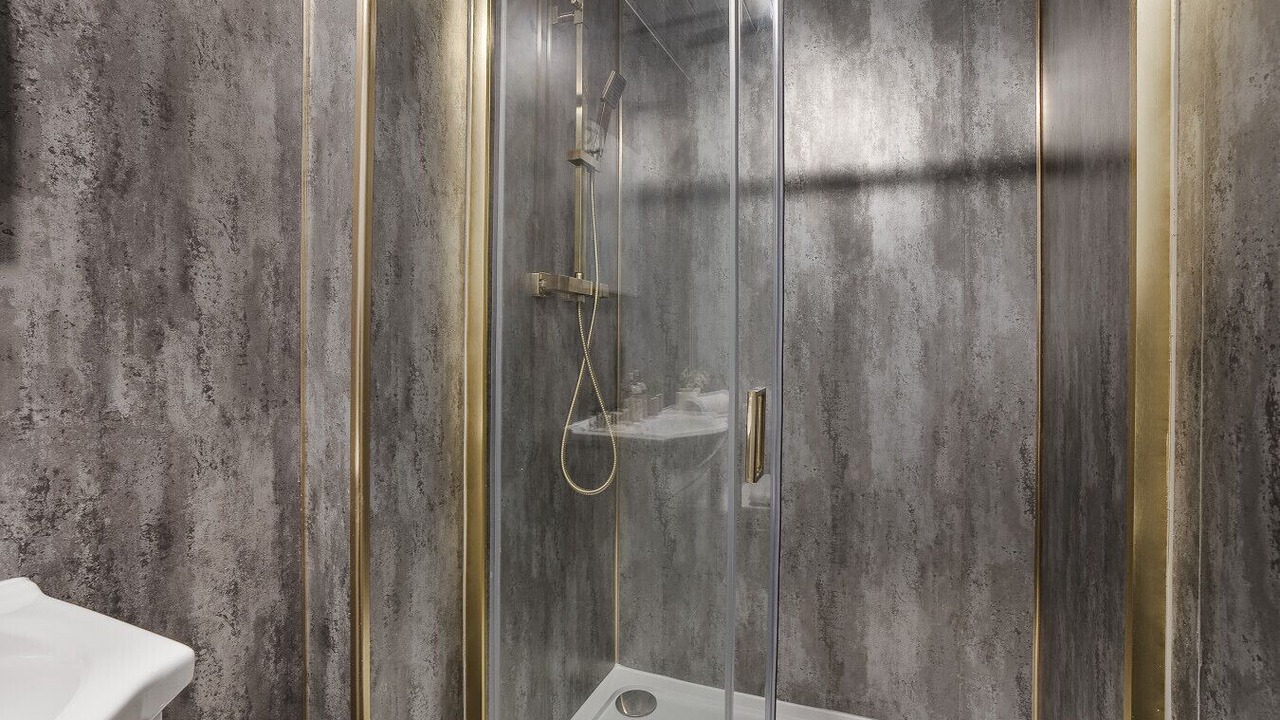 Photo of Bathroom in Cults