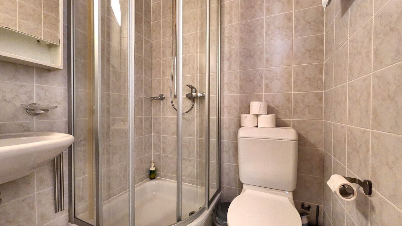 Photo of Bathroom in Noes