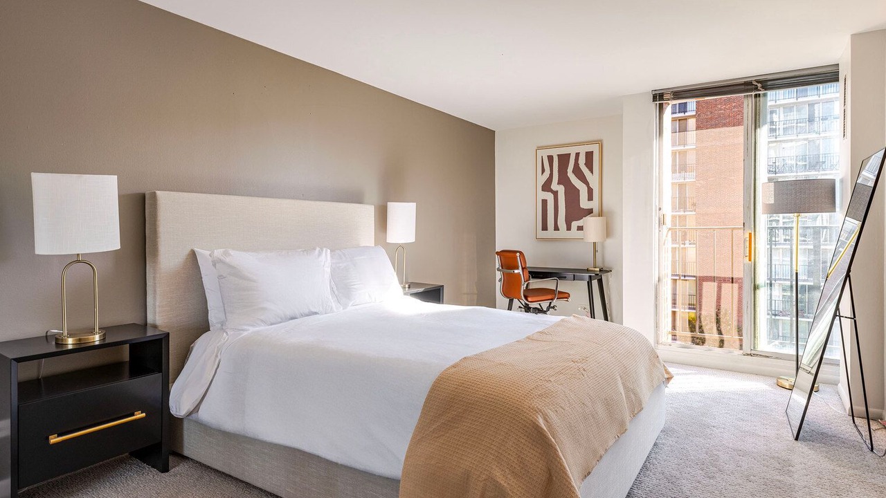 Photo of Bedroom in Near West Side