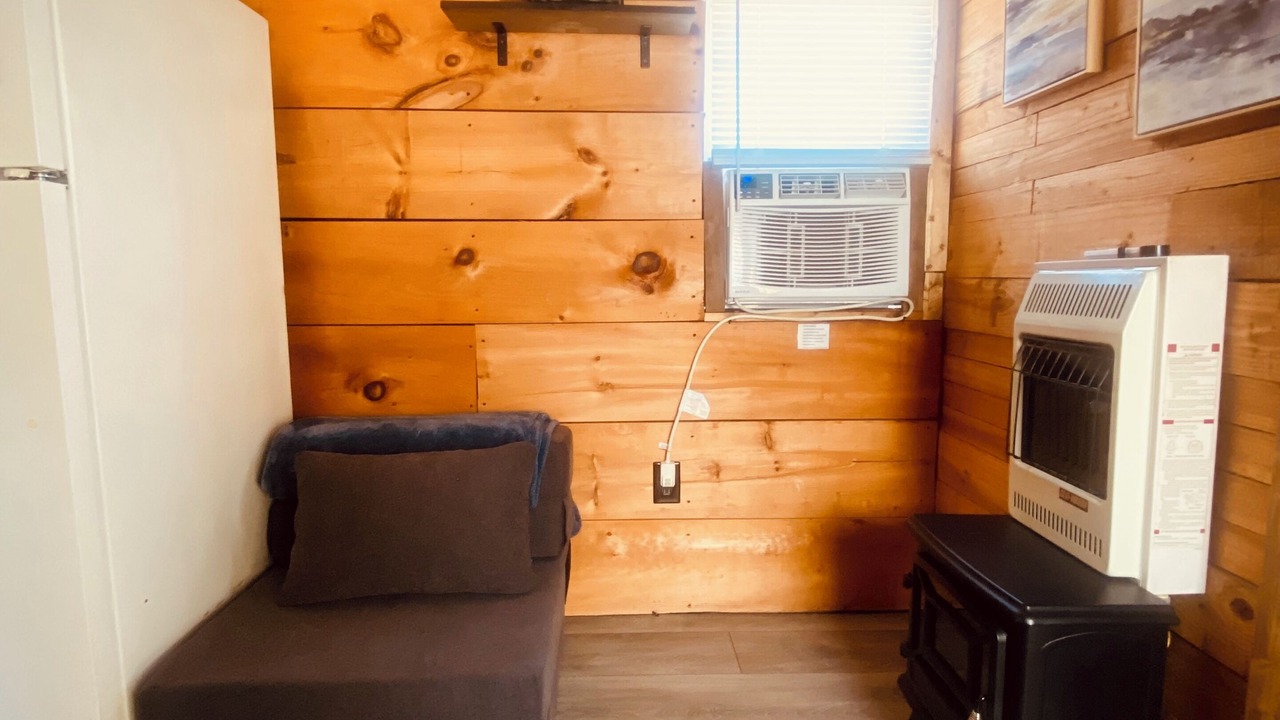 Photo of Livingroom in Redford
