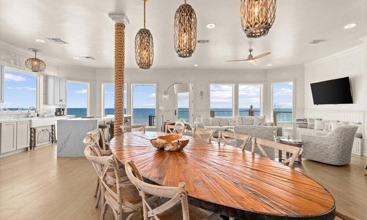 Photo of Others in Sands Of Kahala Beach