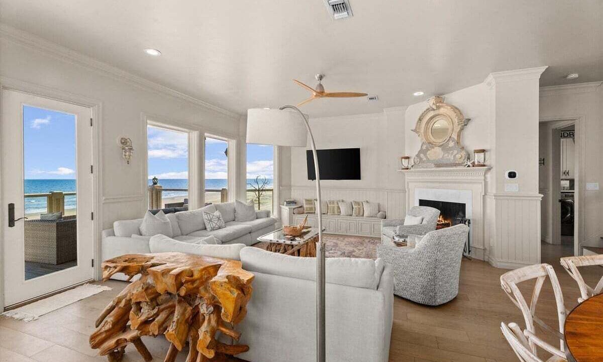 Photo of Others in Sands Of Kahala Beach