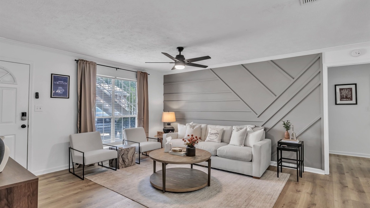 Photo of Livingroom in Starkville