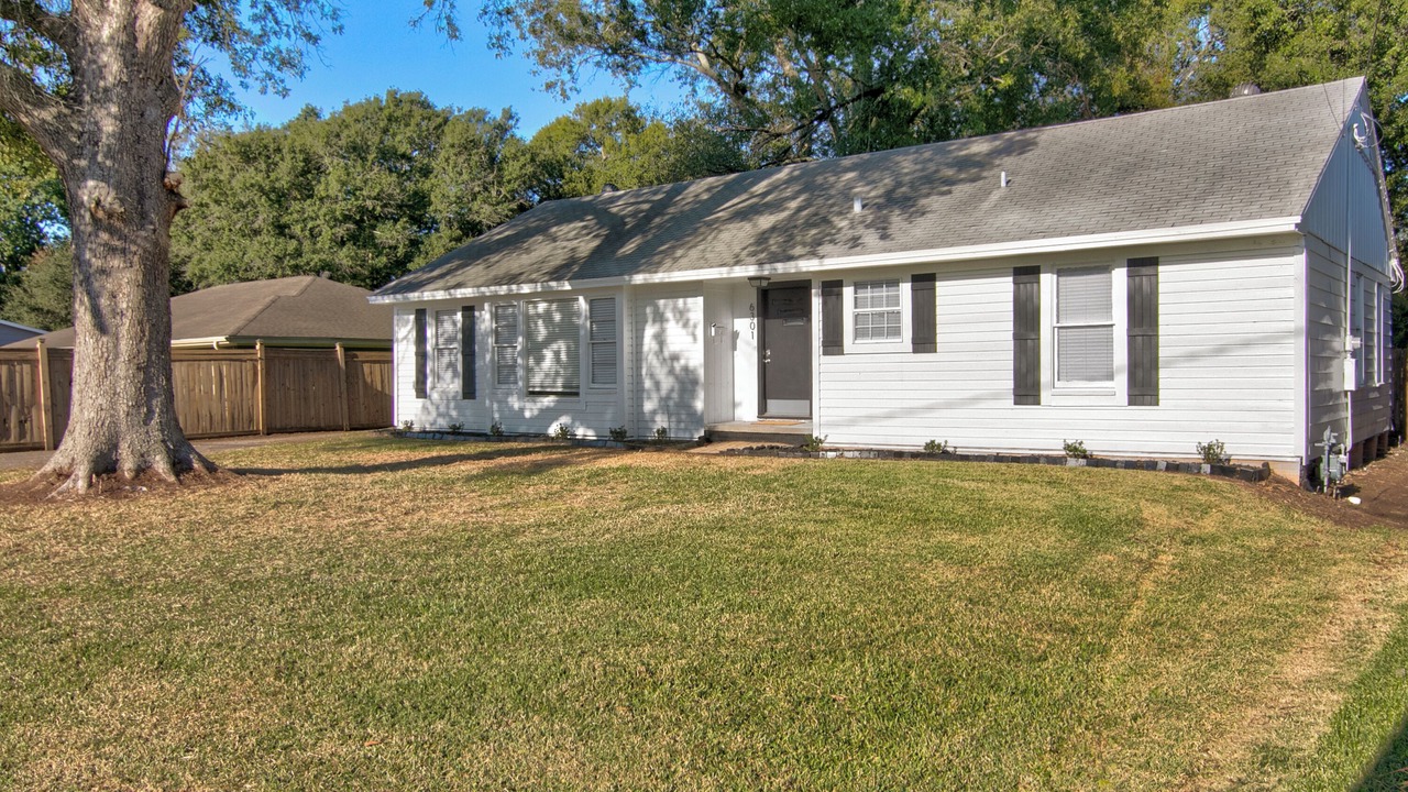 Photo of Outdoor in Groves