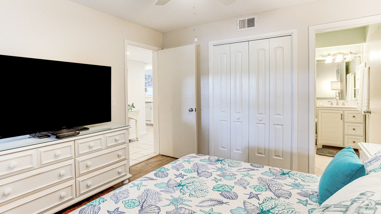 Photo of Bedroom in Beachwalk