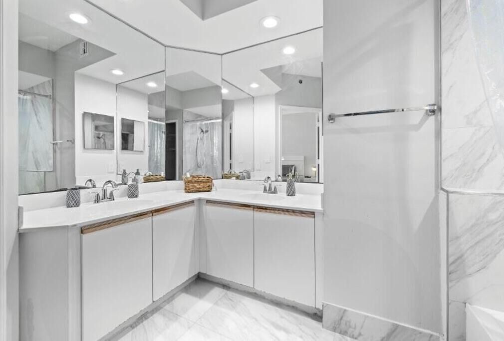 Photo of Bathroom in Aventura