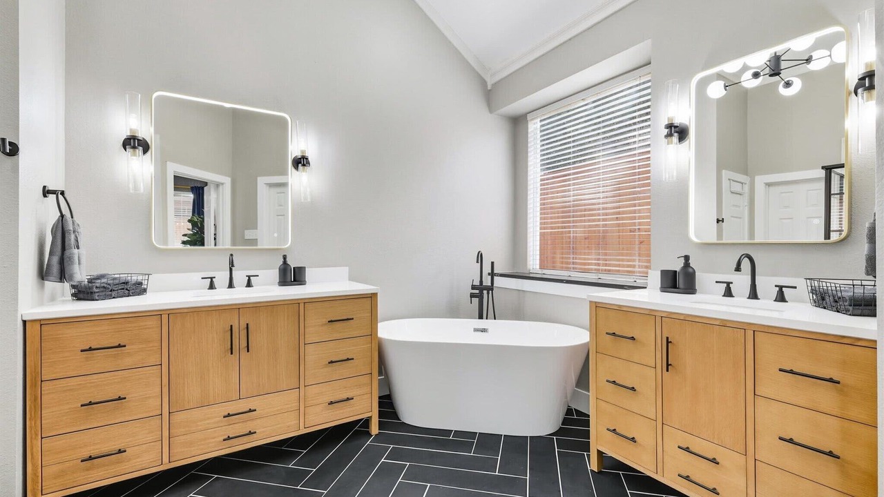 Photo of Bathroom in Fossil Creek