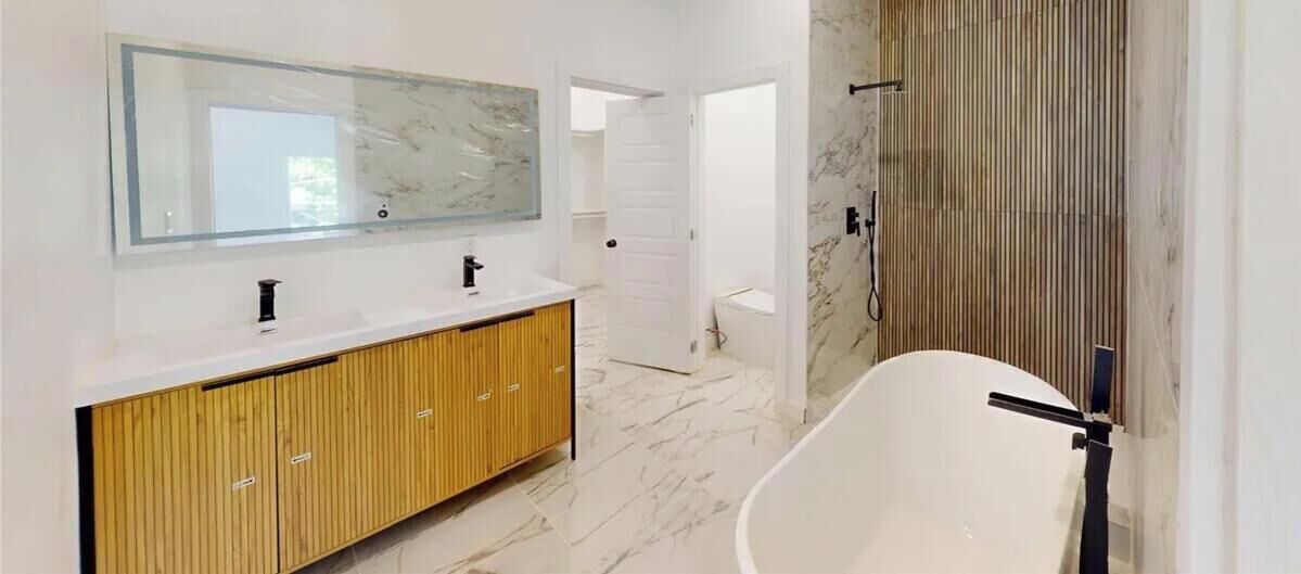 Photo of Bathroom in West Dallas