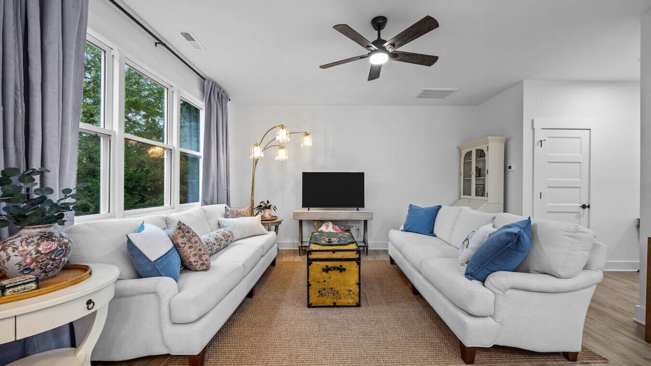 Photo of Livingroom in Haw River