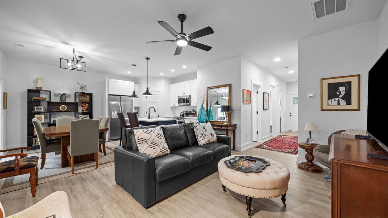 Photo of Livingroom in Haw River